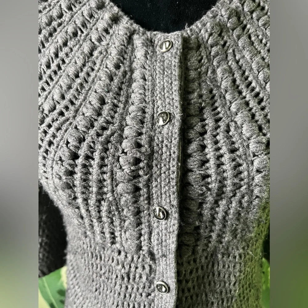 Ann‎ Taylor Womens charcoal gray Merino wool blend cardigan sweater XS